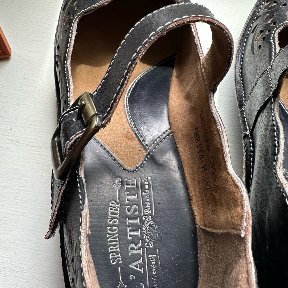 L'ATISTE Black Cutout Mary Jane Wedges - Picture 3 of 8